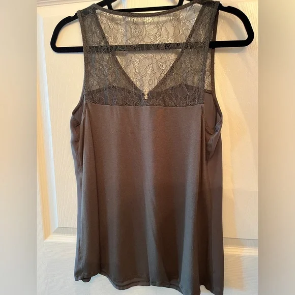 Express Hunter Green Sleeveless Top SZ M - Picture 3 of 4